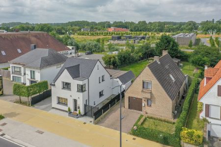 Alleenstaande woning met grote tuin en garage te Knokke - Photo 4