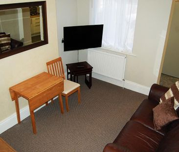 4 bedroom terraced house to rent - Photo 6