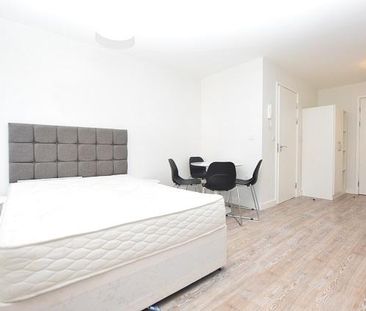 Studio to rent - Photo 1