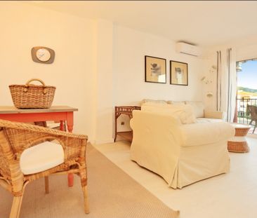 Modern apartment in a complex near the city center in Santa Ponsa - Photo 5