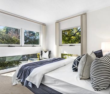 Stylish & Convenient Lane Cove Living - Photo 3
