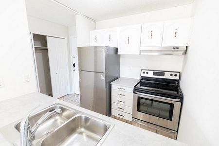 Chinook Place Apartments - Photo 3