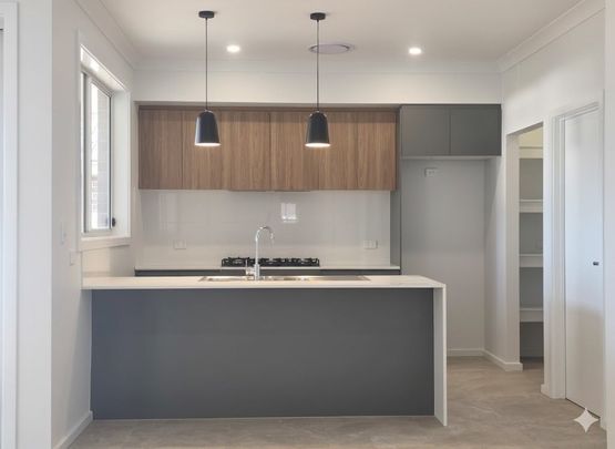 Charming 4-Bedroom Rental in Crangan Bay - Your New Home Awaits! - Photo 1