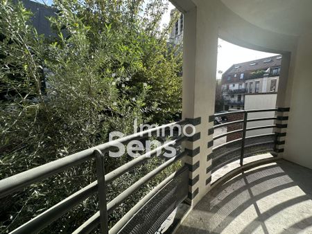 Location appartement - Lille République / Saint Michel - Photo 2