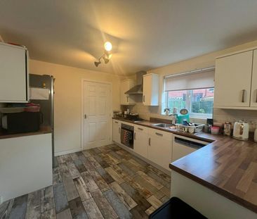 House share to rent on - Photo 5