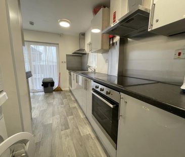 1 bedroom bedsit to rent - Photo 4