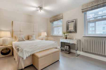 3 Bedroom Apartment - Photo 3