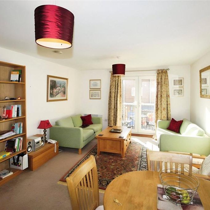 2 bedroom flat to rent - Photo 1