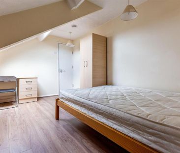 5 bedroom maisonette to rent - Photo 4