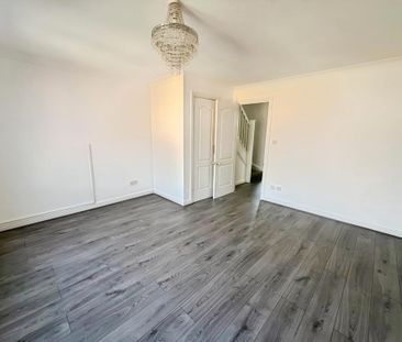 2 bedroom end of terrace house to rent - Photo 1