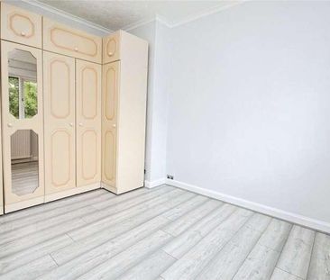 Rowdowns Road, Dagenham, RM9 - Photo 1