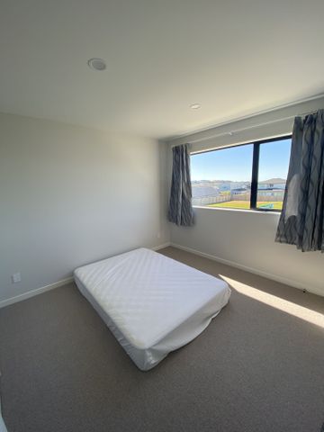 1 Henry Lloyd Place, Silverdale - Photo 3