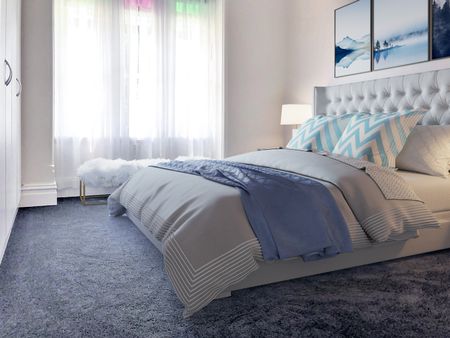 Renovated Victorian House in the Leafy Part of Windsor - Photo 3