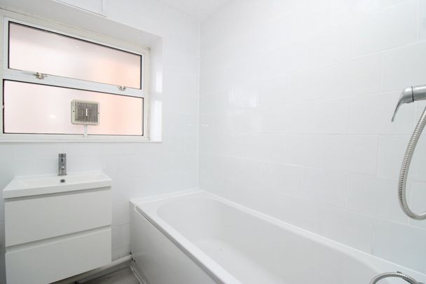 Kingsway, HOVE - Photo 1