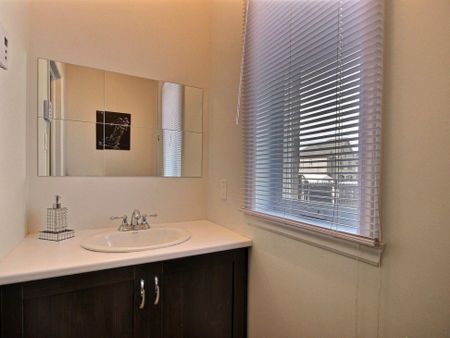 Maison à étages à louer - Brossard (Noms de rues (L)) Maison à étages à louer - Brossard (Noms de rues (L)) - Photo 4