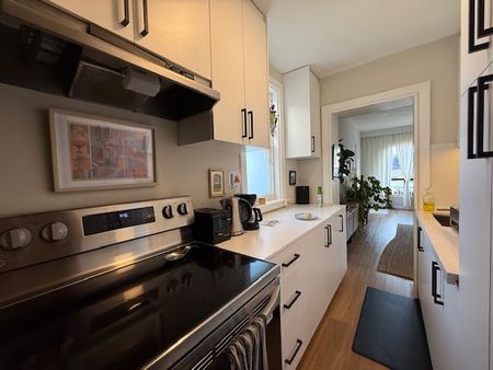 For Lease - 633 St Clair Avenue Unit# Upper, Toronto, Ontario - Photo 3