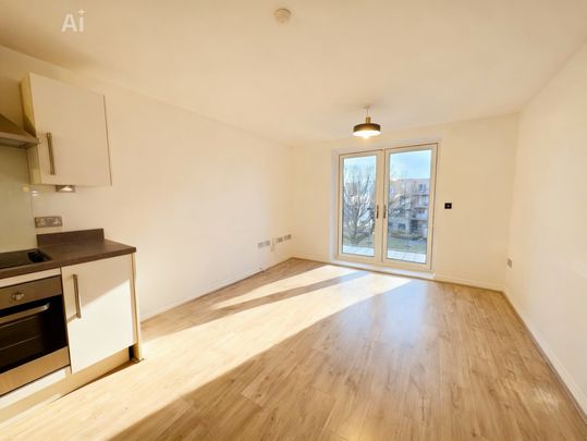 Elstree Way, WD6 1BZ, Borehamwood - Photo 1