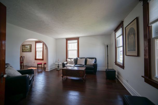 For Lease - 4046 Main Street, Niagara Falls, Ontario - Photo 1