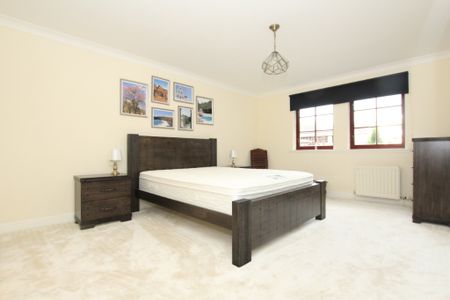 Orchard Brae Avenue, Orchard Brae, Edinburgh, EH4 2UP - - Photo 4