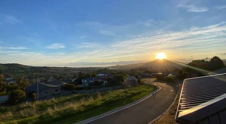 Modern 3BR Home in Abbotsford - Photo 5