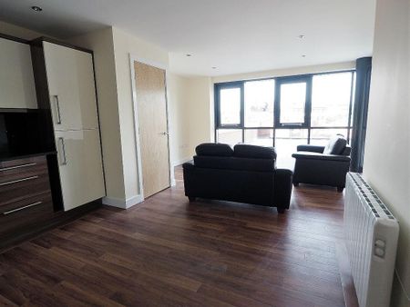 3 bedroom flat to rent - Photo 2