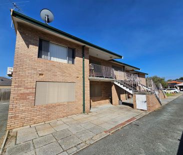 Delightful 2-Bedroom, 1-Bathroom Unit *Open Thurs 18th Dec 4.30 to ... - Photo 2