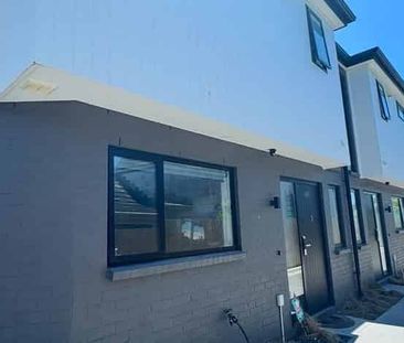 Modern 2-Bedroom Townhouse for Rent – Exceptional - Photo 4