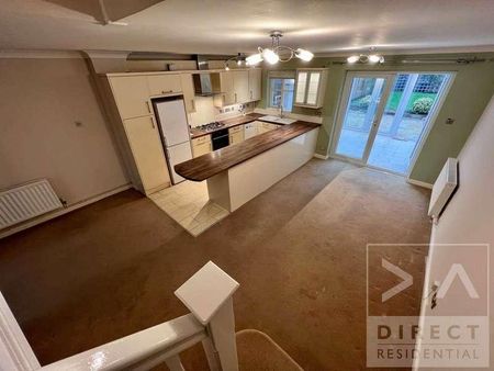 Farriers Road, Epsom, KT17 - Photo 2