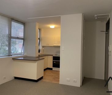 STUDIO APARTMENT IN GREAT LOCATION - Photo 3