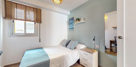 Avinguda de la Constitució, Valencia, Valencian Community 46009 - Photo 2