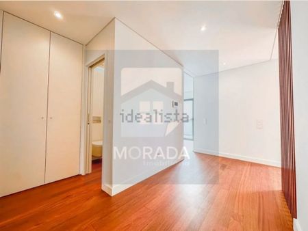 4 room luxury Apartment for rent in Matosinhos, Portugal - Photo 5