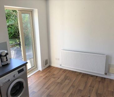 2 bedroom semi-detached house to rent - Photo 3