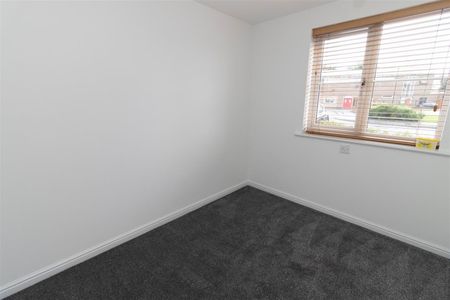 2 Bedroom House - Photo 2