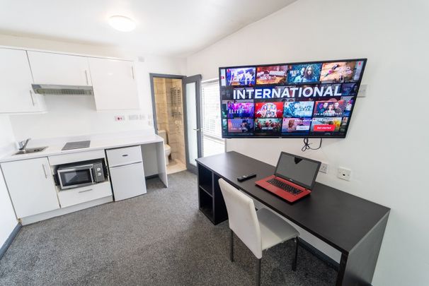 Studio Flat, Pershore Road, B5 - Photo 1