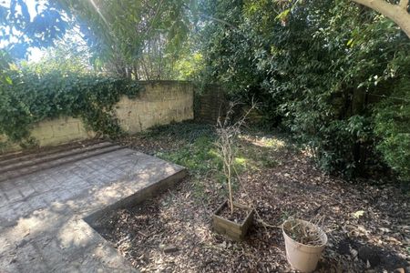 AU COEUR DE BORDEAUX, QUARTIER ARISTIDE BRIAND:MAISONNETTE T - Photo 4