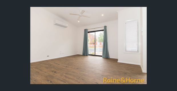 Spacious Unit In South - Photo 1