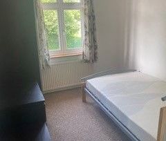 Bright Double -Ensuite- Horfield- Close to Hospital - Photo 2