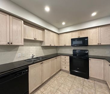 For Lease - 438 Beach Boulevard, Hamilton, Ontario - Photo 2