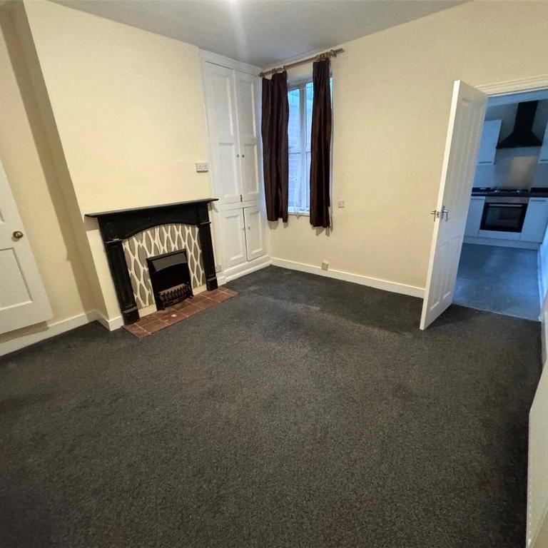 2 bedroom terraced house to rent - Photo 1