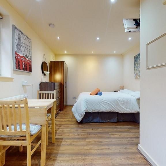 Studio to rent - Photo 1