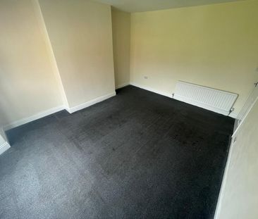 3 bed flat to rent in Strathmore Crescent, Newcastle upon Tyne, NE4 - Photo 1