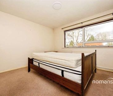 Levylsdene Court, Levylsdene, Guildford, Surrey, GU1 - Photo 5