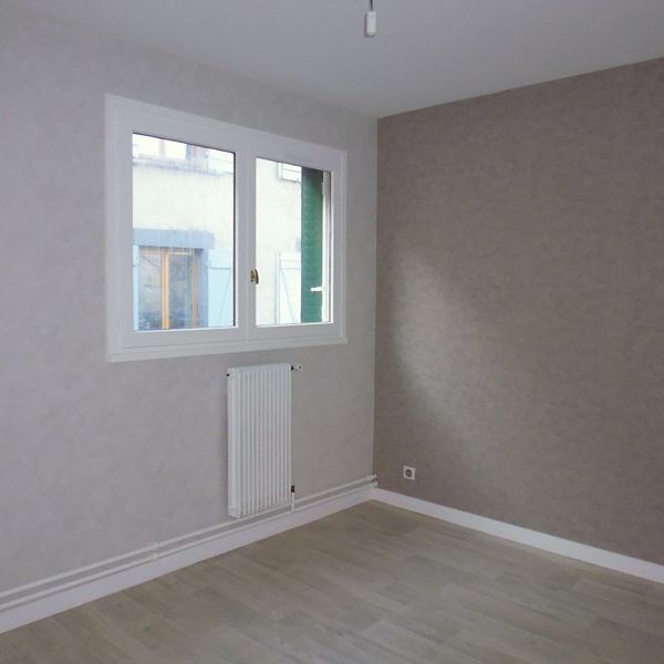T4 63m2 / RIOM - Photo 1