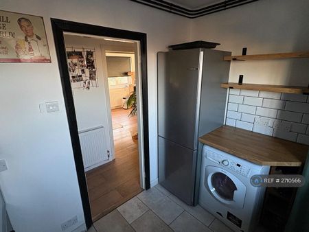 1 bedroom flat to rent - Photo 5