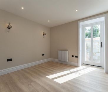 2 bedroom maisonette to rent - Photo 3