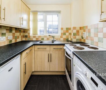 1 bedroom semi-detached house to rent - Photo 6