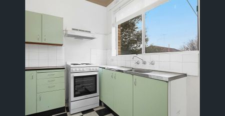 Bright Apartment in Prime West Ryde Location - Photo 3