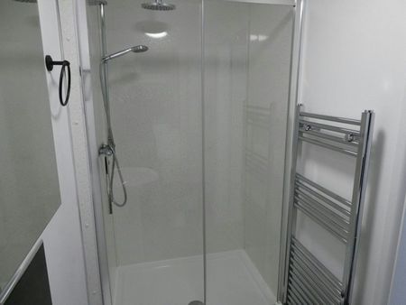 Ground floor flat to rent on - Photo 2