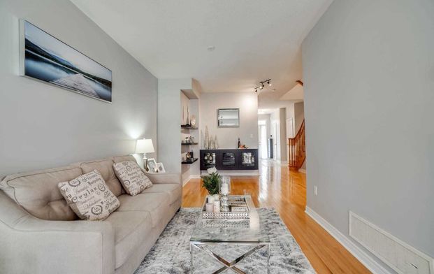 For Lease - 8 Townwood Drive Unit# 30, Richmond Hill, Ontario - Photo 1