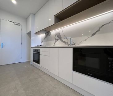 Stylish and Convenient One-Bedroom - Photo 3